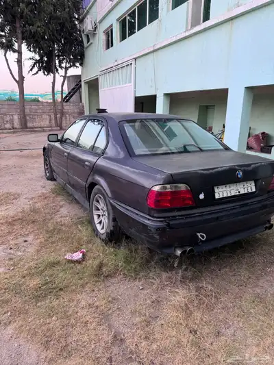 بي إم دبليو 740 i 0