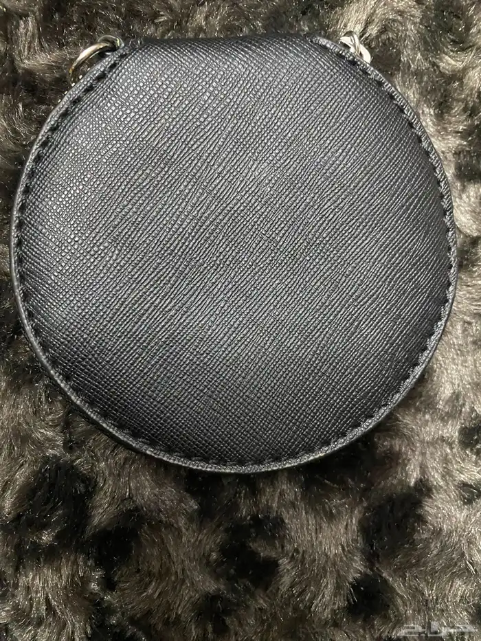 محفظة نقود اصليه من GUESS 1