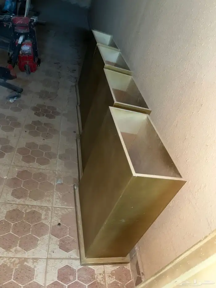 طاوله طعام طوله ثلاث أمتار مقسومة متر ونص متر ونص على السوم 3