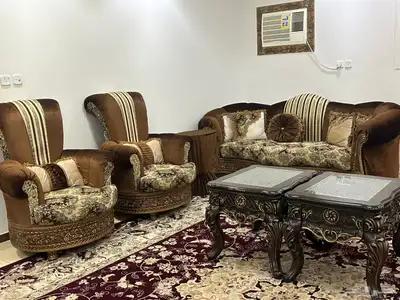 طقم كنب مع طاولات 0
