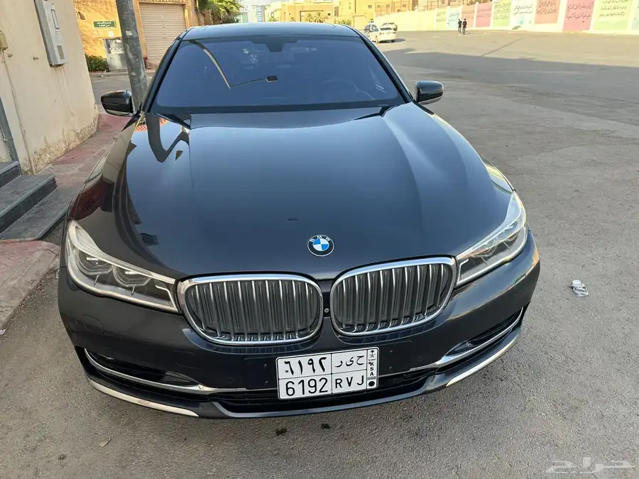 استخدام شخصي BMW 740 4