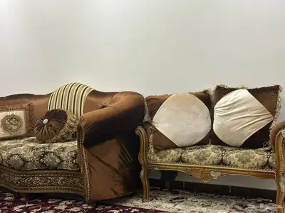 طقم كنب مع طاولات 1
