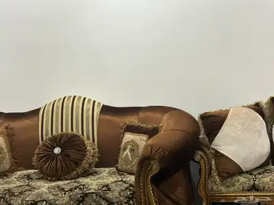 طقم كنب مع طاولات 2