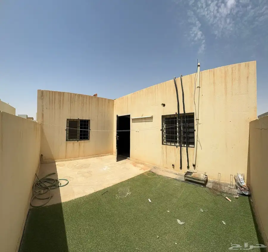 للايجار شقة حي الياسمين ب 35000 0