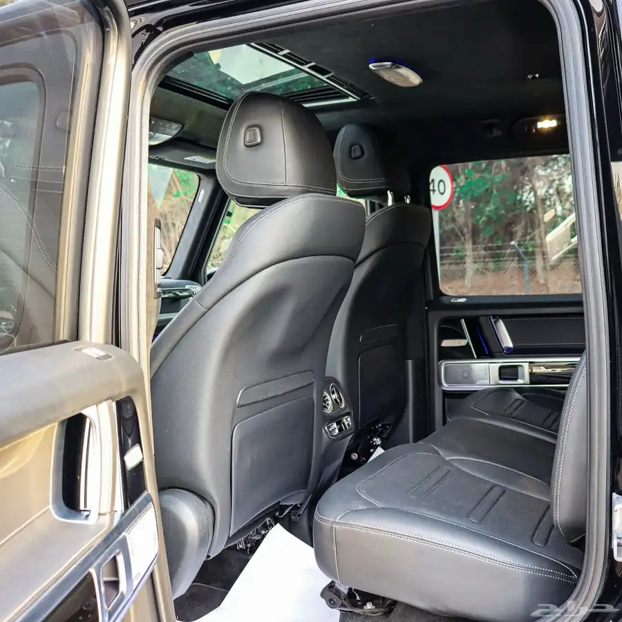 2025 Mercedes-Benz G-Class G 550 BLACKفي الامارات 17