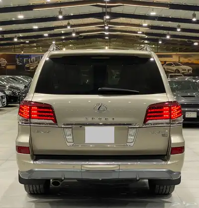 جيب لكزس LX570 فل كامل 2012 5