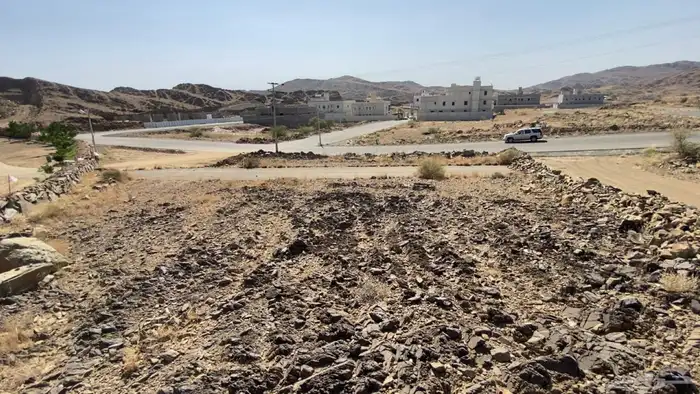 للبيع ارض في مخطط الخارجه بني مالك ابها مساحة 720 5