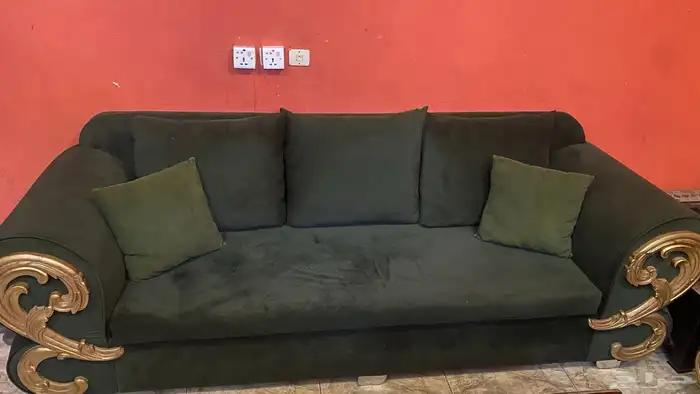 كنب اربع قطع والسعر عالسوم والكنب ما يشكي من شي 1