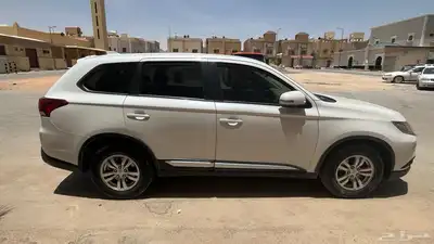 مستبيشي اوت لاندر مستعمل نضيف 7
