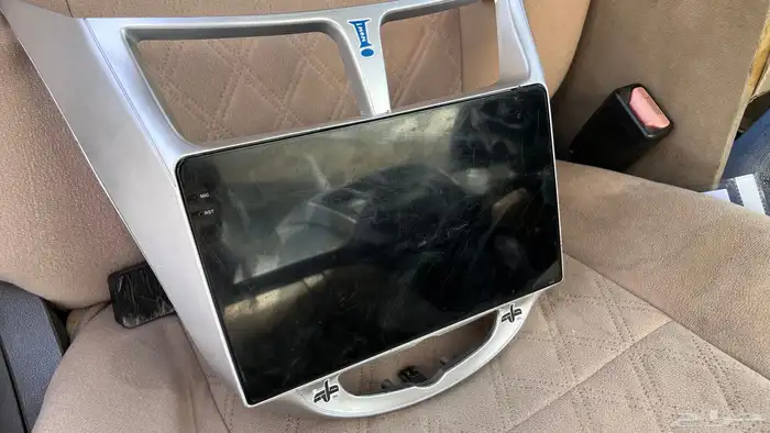 عندي شاشه اكسنت نظيفه وجديده ركبتها من فتره ونص مسيومه 250 1