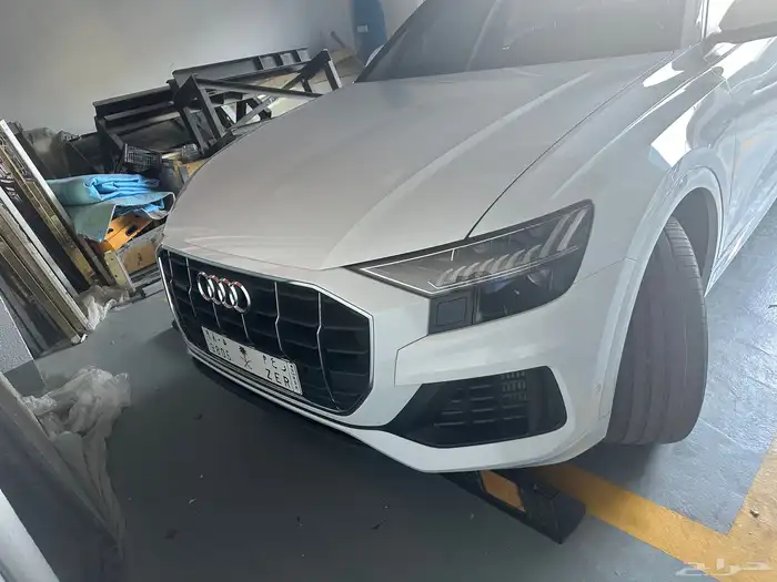 audi q8 2023 0