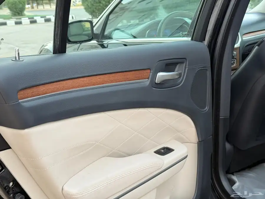 كرايزلر 2021.C300 اكزكتيف منوه 36