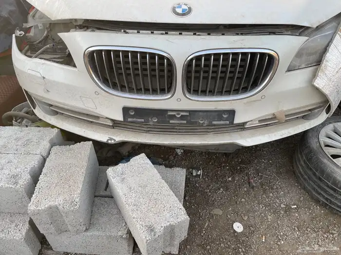 قطع بي ام دبيلو 730 صدام انوار كبوت رفرف 3