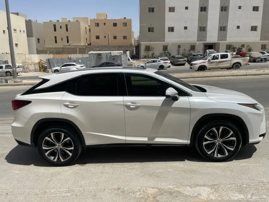 لكزس RX350 2017 أبيض فل كامل بحالة ممتازه 1