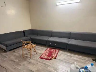جلسه وغساله اتماتك  LG مع دولاب مطبخ وكنبه مكاتب شبه جديده 3