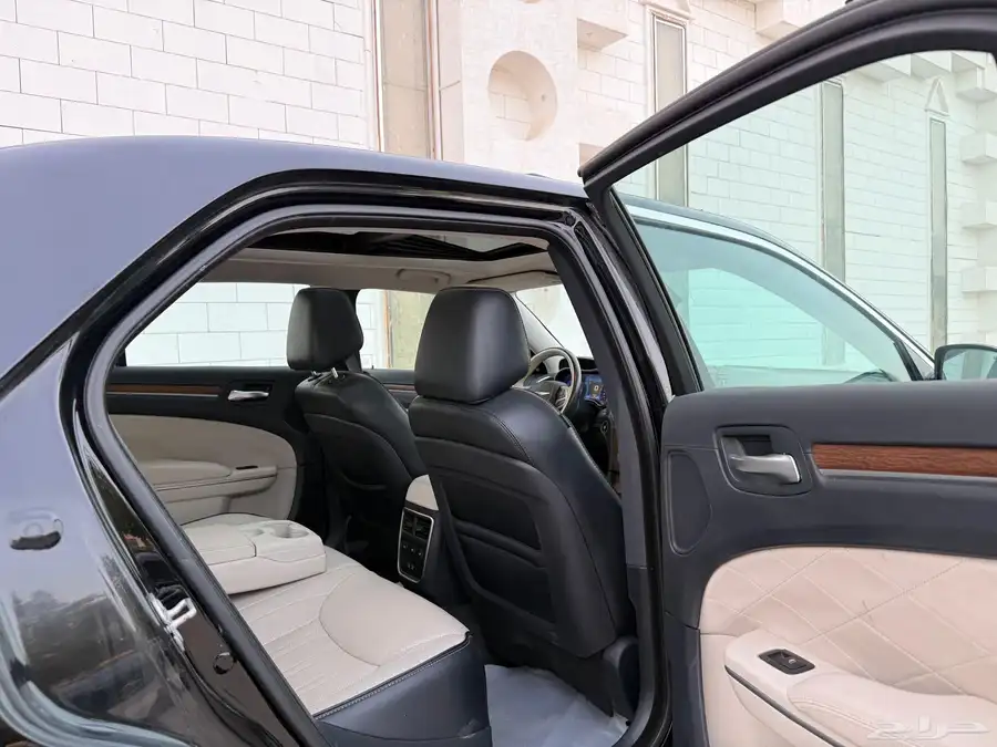 كرايزلر 2021.C300 اكزكتيف منوه 33