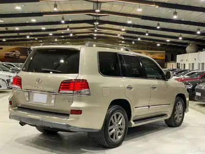 جيب لكزس LX570 فل كامل 2012 4