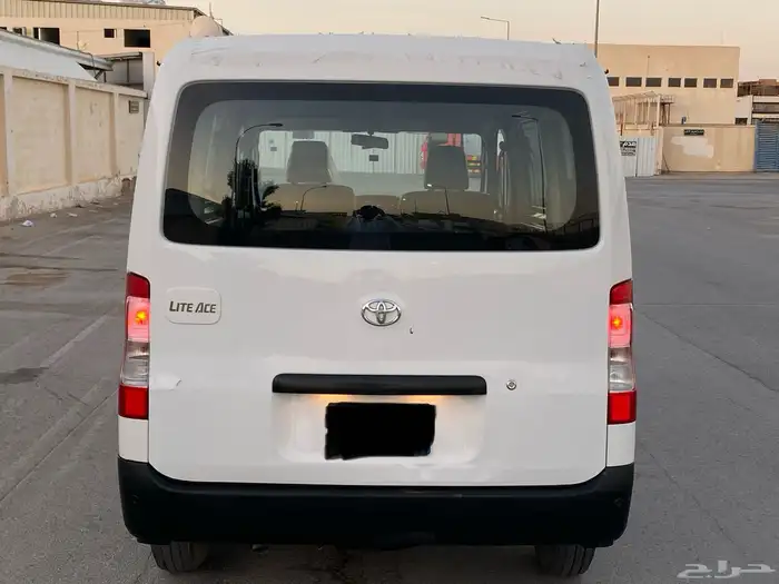 تويوتا لايت اس 2023 بنزين 5
