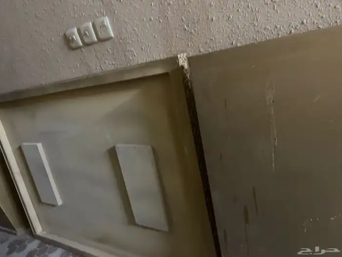 طاوله طعام طوله ثلاث أمتار مقسومة متر ونص متر ونص على السوم 2