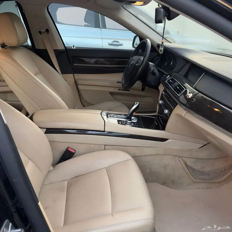 نظيف ممشى قليل BMW 740I 2013 0
