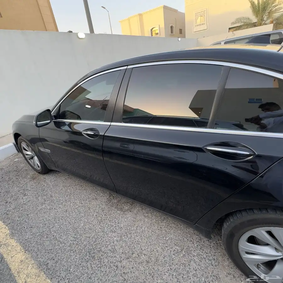 نظيف ممشى قليل BMW 740I 2013 3