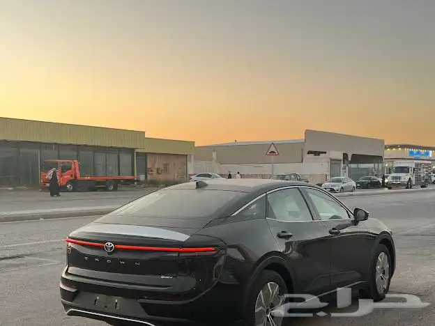 تويوتا كراون بريميوم 2025 العودة لجميع السيارات 2