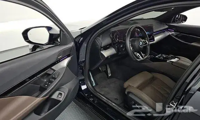بي ام دبليو 520iM موديل2024 6