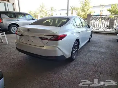 كامري e استلام فوري 2025 4