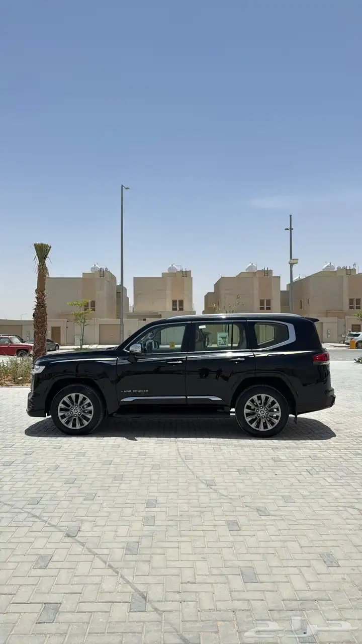 لاندكروزر 2023 VX.S 5