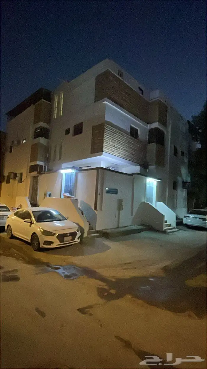 عمارة استثمارية زاوية 200م على شارعين 10م حي اليمامة 2