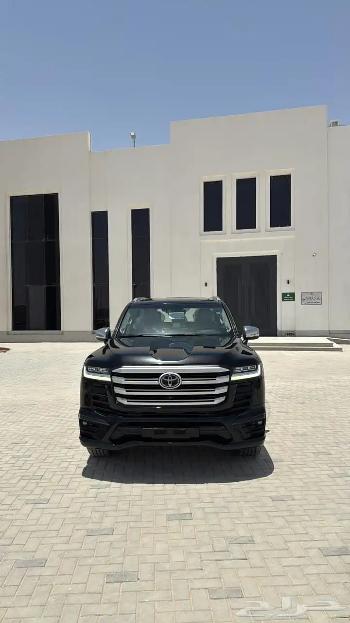لاندكروزر 2023 VX.S 6