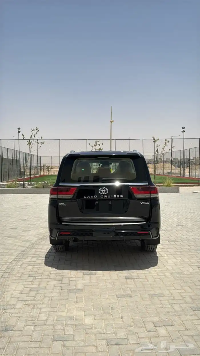 لاندكروزر 2023 VX.S 4