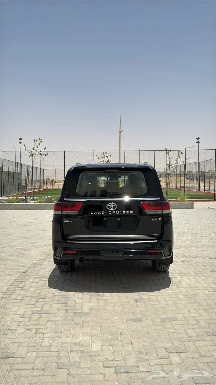 لاندكروزر 2023 VX.S 4