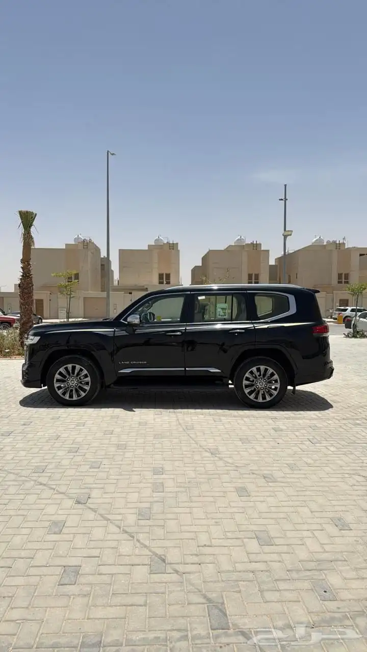 لاندكروزر 2023 VX.S 2