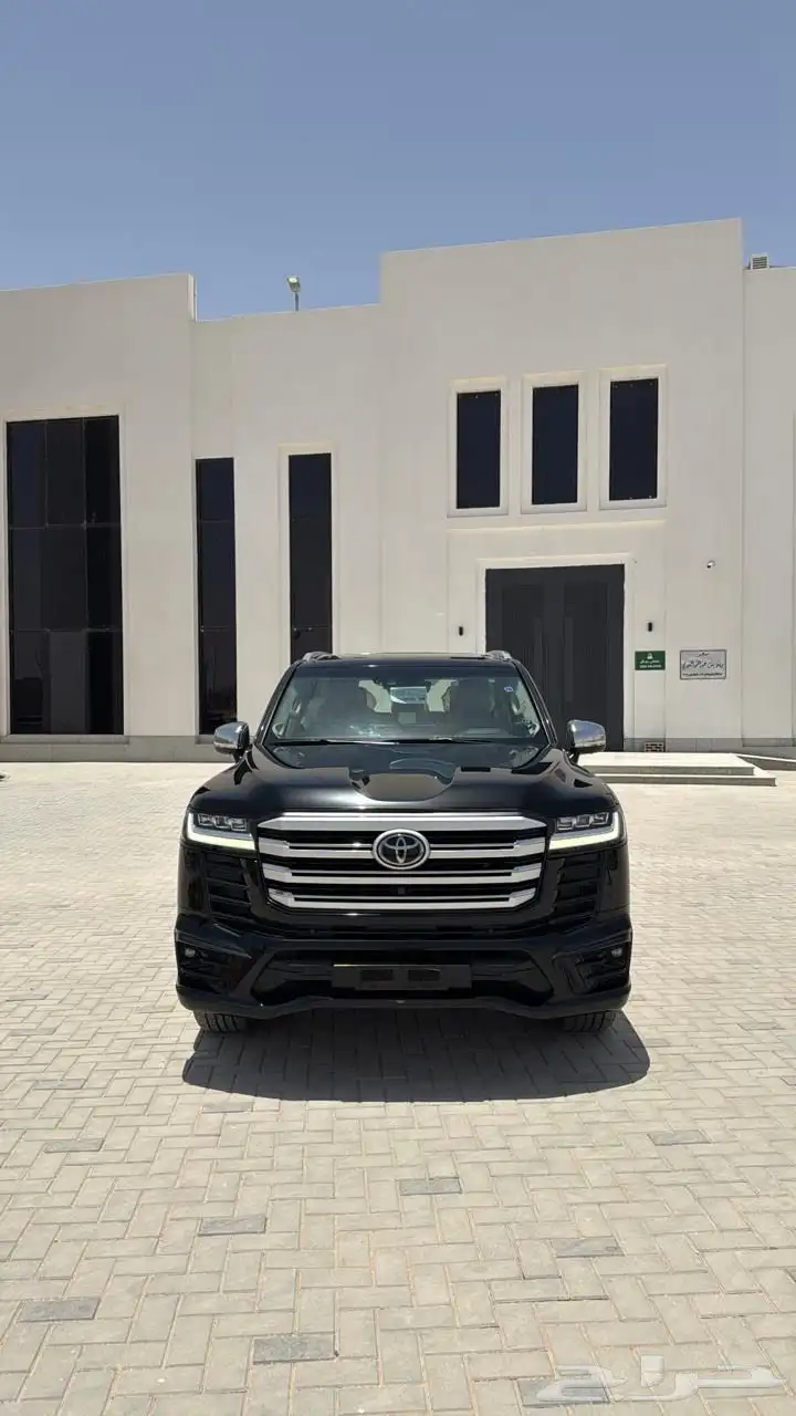 لاندكروزر 2023 VX.S 7