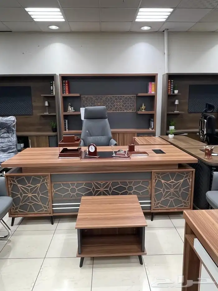 مكاتب طقم حق غرفة مدير و طاولة اجتماعات و كراسي 24
