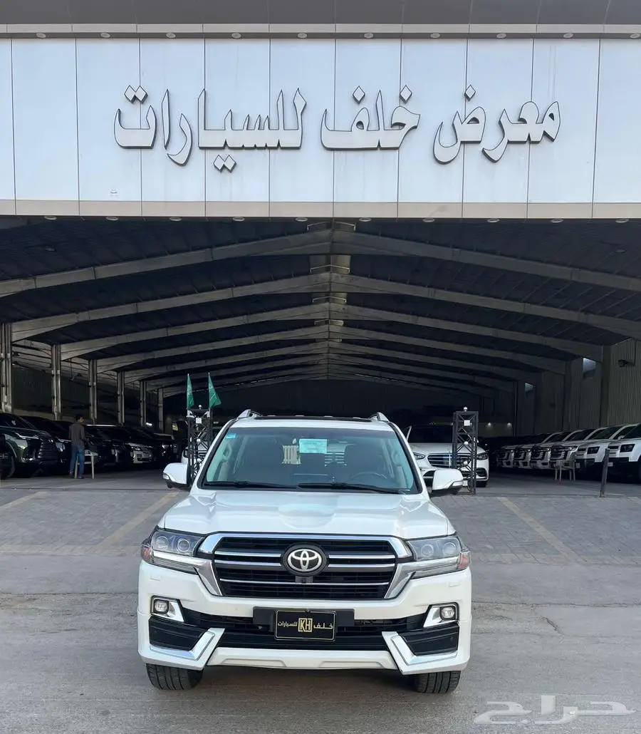في اكس VX-S موديل 2020-معرض خلف للسيارات 1