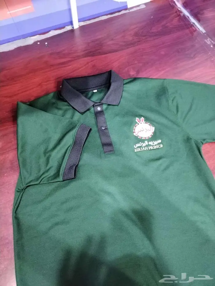 متخصصون في مجال الزي الموحد 13