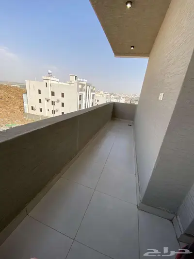 روف علوى فاخر بأبها مع سطح ومدخل سيارة 12