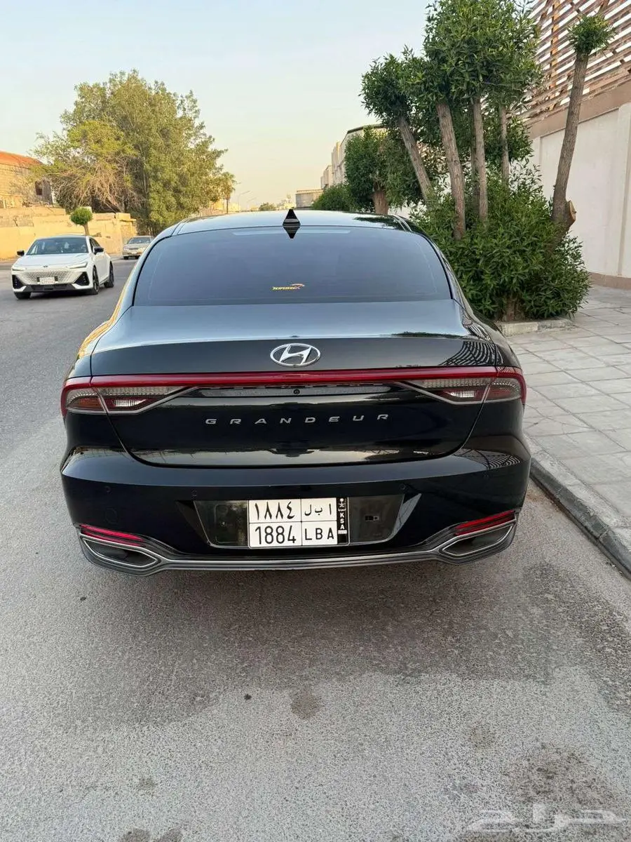 هيونداي ازيرا 2021 ( جراندير ) فل بنزين بطاقه جمركيه للبيع 4