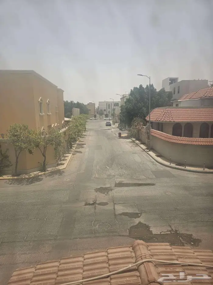 فيلا للبيع دورين الاحساء الهفوف حي البصيرة مساحة 350 مترشرقي 18
