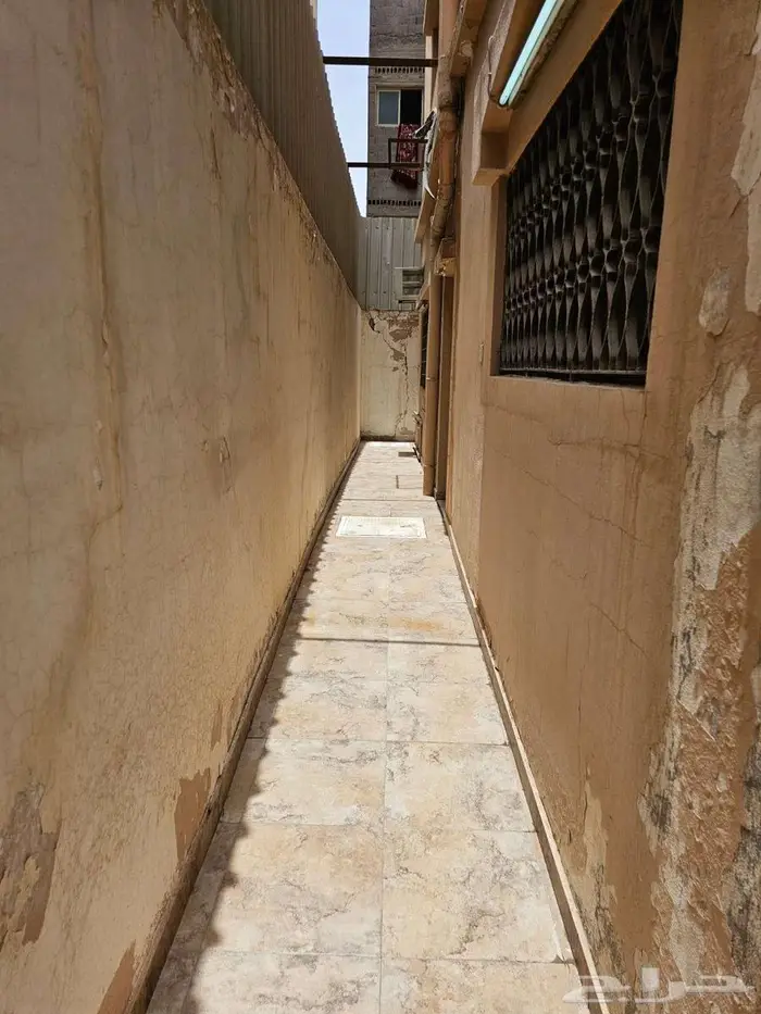 فيلا للبيع دورين الاحساء الهفوف حي البصيرة مساحة 350 مترشرقي 21