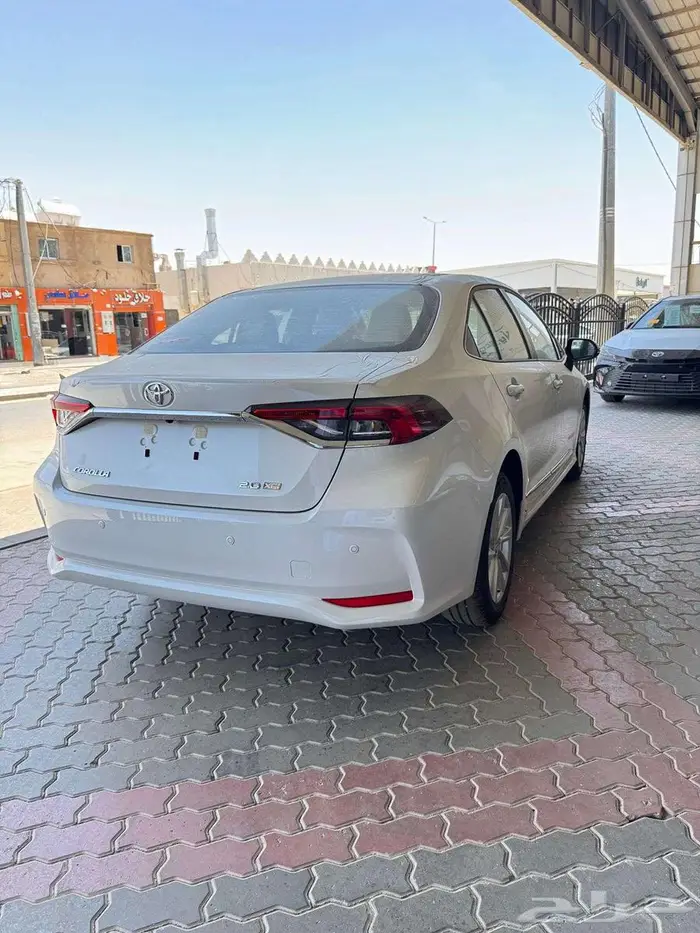 تويوتا كرولا مطور جنوط ابيض 2025 1