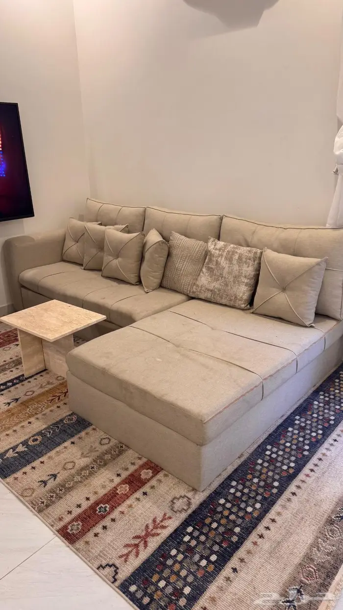 كنبة زاوية حرف L بيج مع خديديات 2