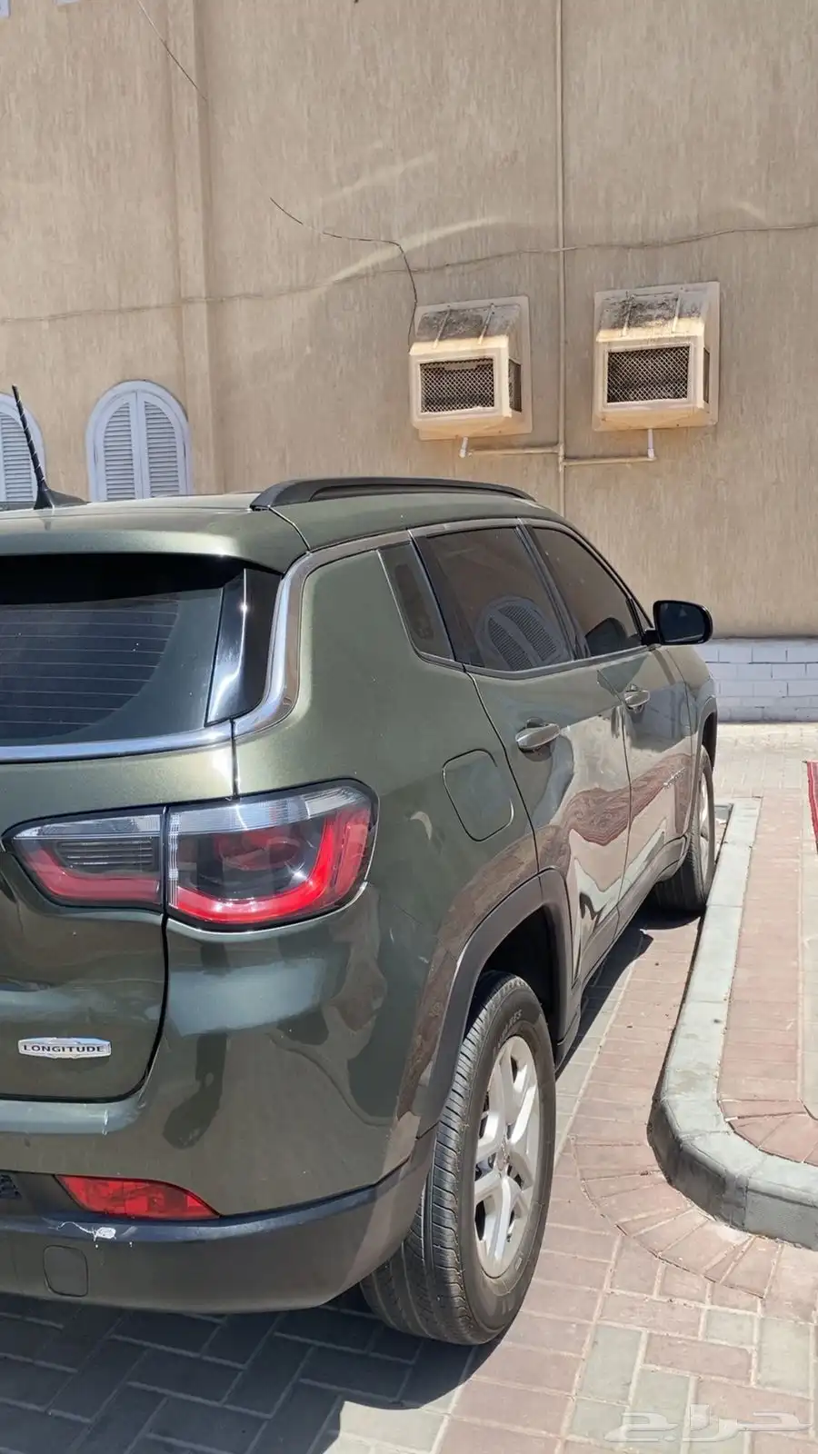 سيارة دوج كومبارس 1