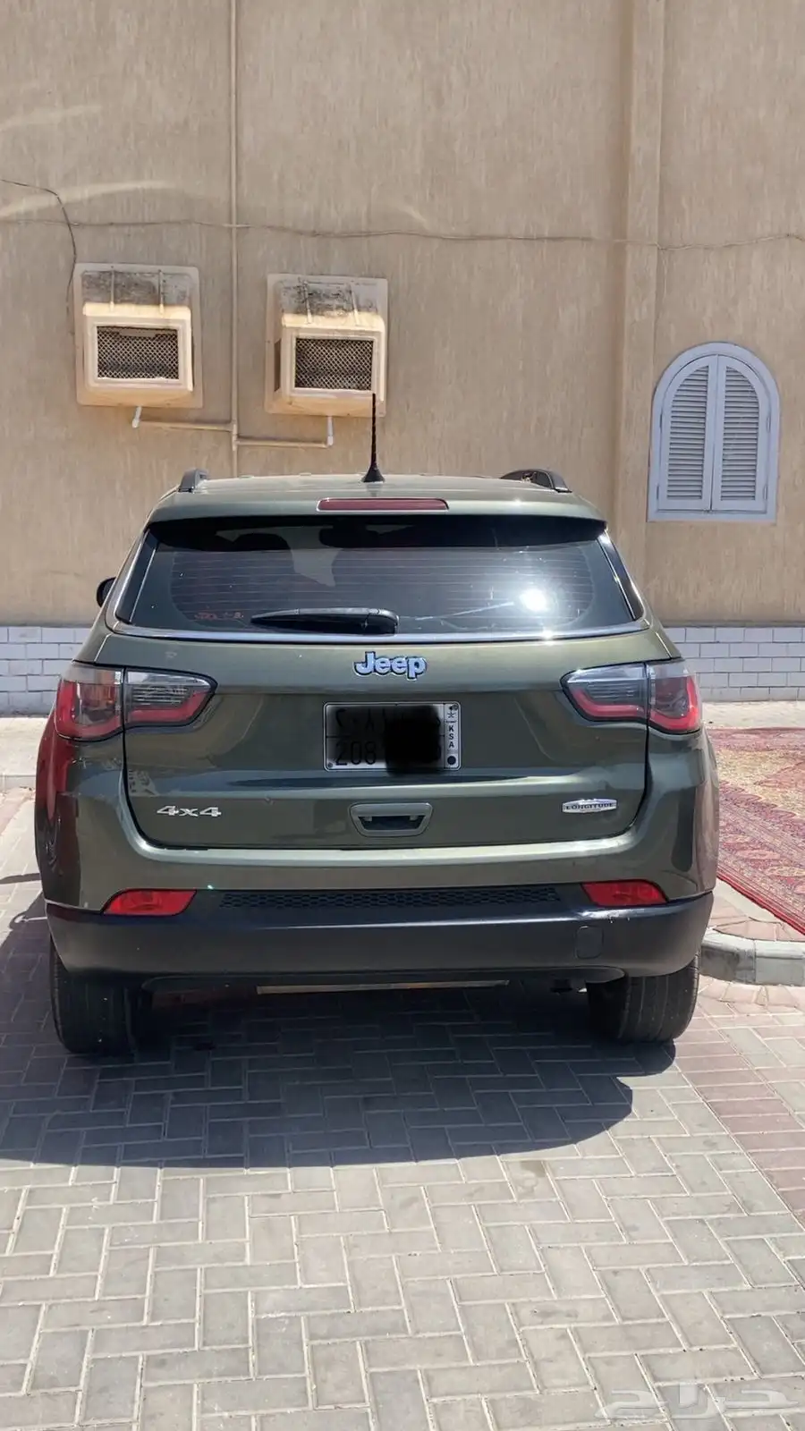 سيارة دوج كومبارس 2