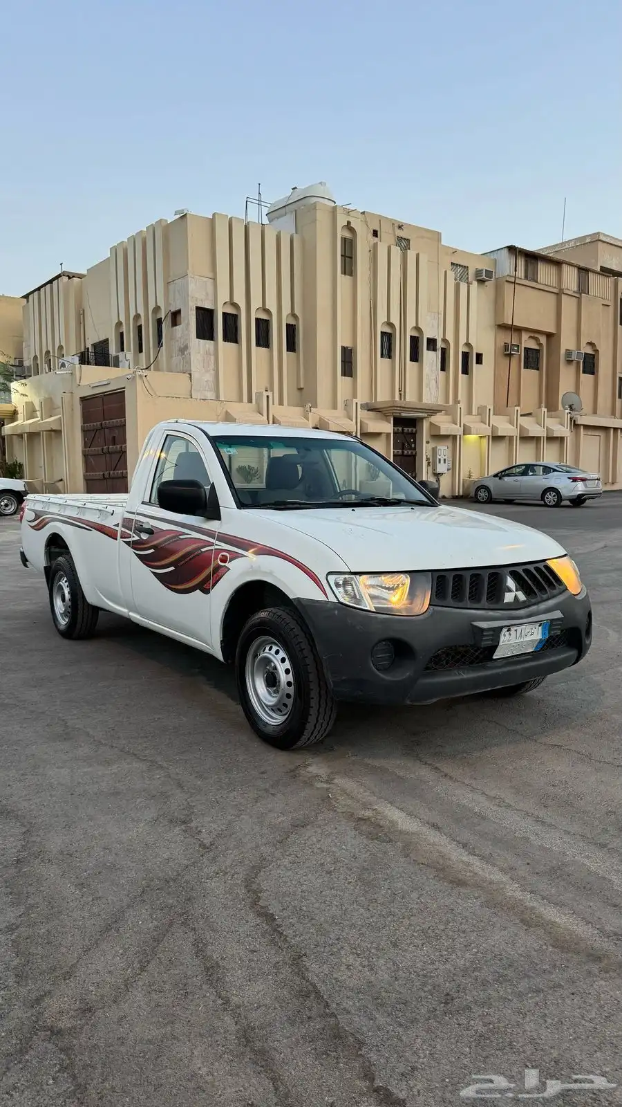 وانيت متسوبيشي ماشي 76 الف بدي سليم ماعدا باب الصندوق 0