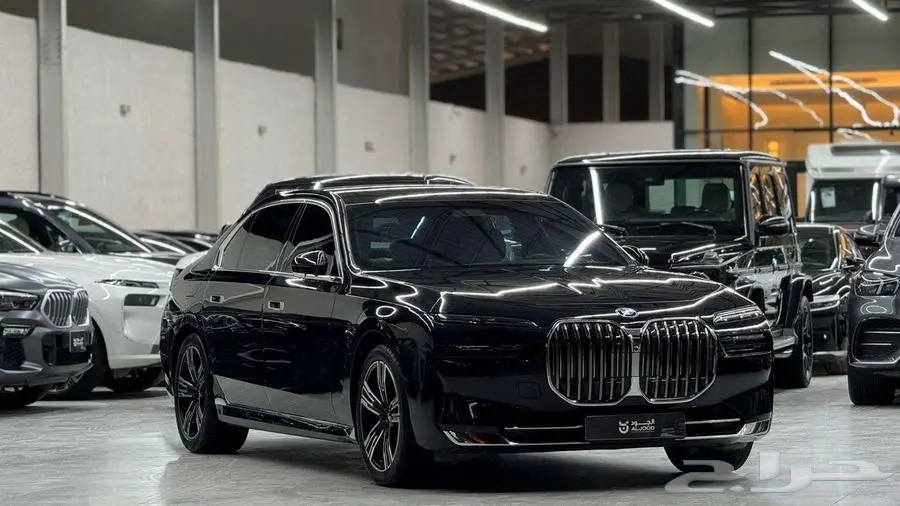 2024 بي ام دبليو 735 ال اي BMW 730LI 1