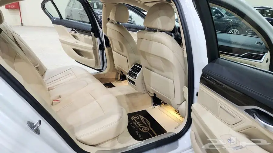 بي ام دبليو 730li 2017 24