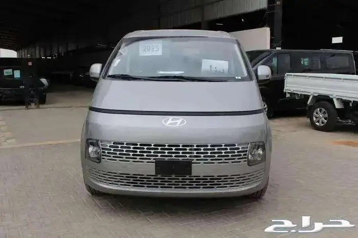 هيونداى ستاريا 9 مقاعد ديزل أوتوماتيك 2.2 2025 عرض خاص 1